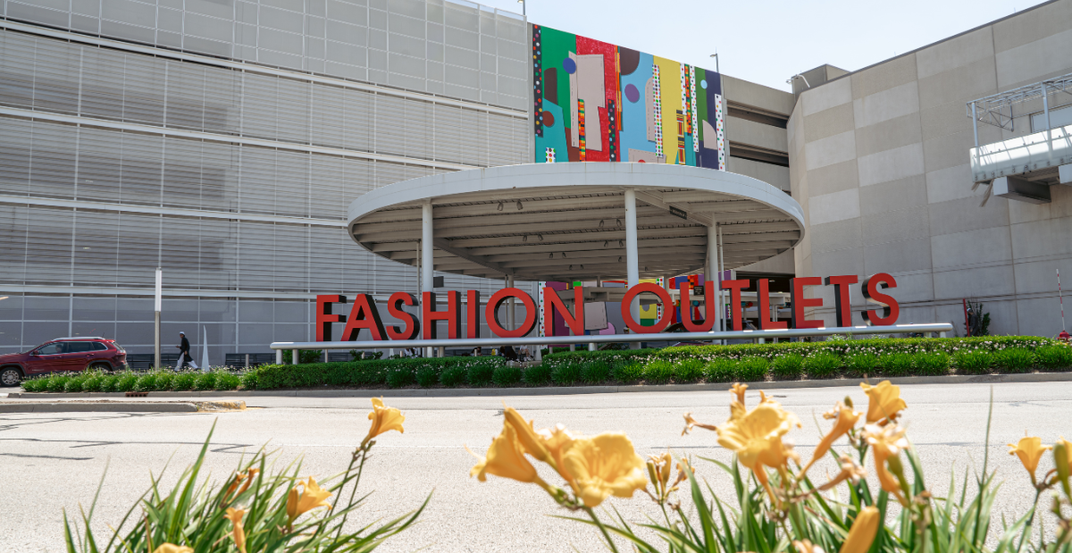 Fashion Outlets in Chicago suburbs